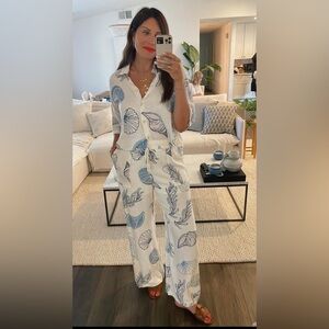 LIKE NEW ILLA ILLA Seashell Set